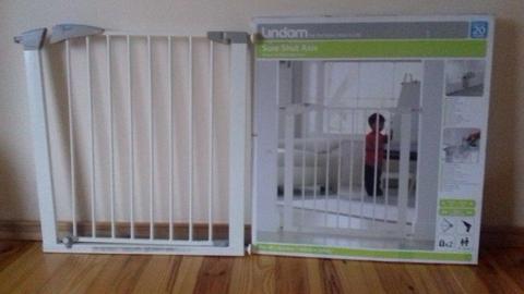 stair gate- baby safety gate