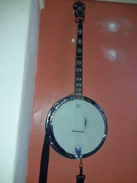 5 String Banjo + Instruction and Backup DVD's and CD's + Strap and Picks