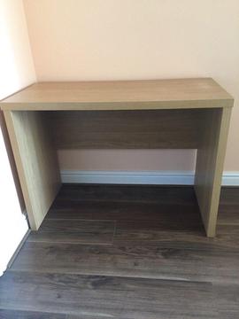 Desk that has been used at home office for 12 month working from home. Lovely peice of furniture