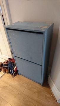 Free shoe cabinet/rack, could do with a repaint on Lodore Rd BS16 2DH
