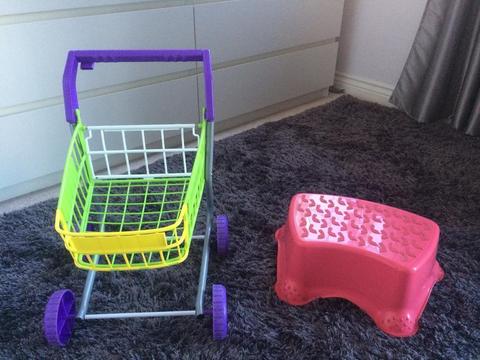 Toddler trolley and footstep
