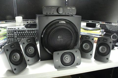 Logitech Z906 5.1 Surround Sound Speaker System THX + Sound Blaster X-Fi PRO