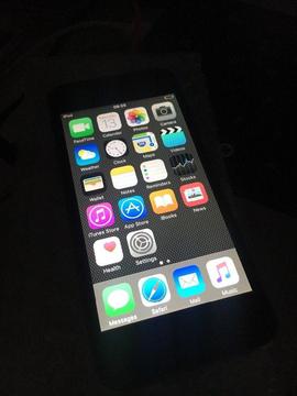 apple ipod 5th generation black grey 16 gig gb like new