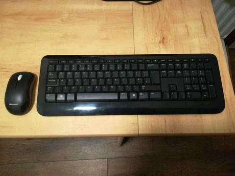 Microsoft wireless keyboard and mouse with wirless dongle