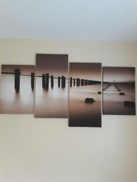 2 picture canvases 4ft long 15 pound each
