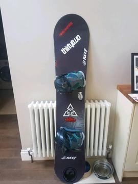 Nitro magnum 159 snowboard with flow bindings