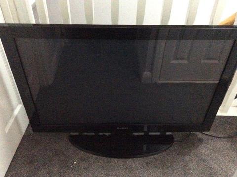 TSamsung 42 inch tv