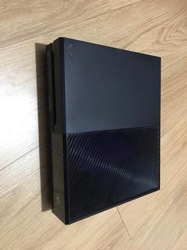 Xbox one immaculate condition