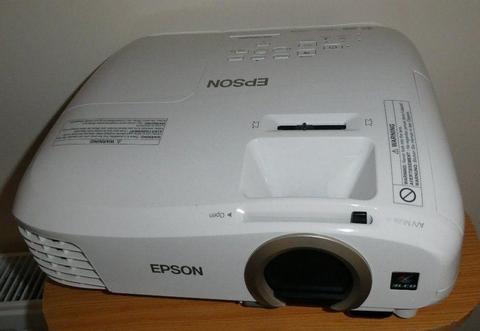 Epson EHTW5300 3LCD Home Cinema Projector Full HD 3D