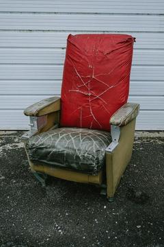 QUIRKY VINTAGE INDUSTRIAL LOOK RETRO ARMCHAIR PILOTS AIRPLANE CHAIR FUNKY BACHELOR PAD RECLINING