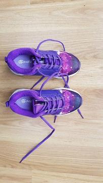 Girls Heelys; Purple / Galaxy Heelys size 1 (EU33). Excellent condition