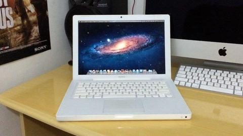 Apple Macbook White 13.3' Adobe CS6 Photoshop Logic Pro 9 Final Cut Pro X C2D 2.16GHz 4GB 120GB HDD