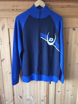 Men's duck and cover zipped top in blue