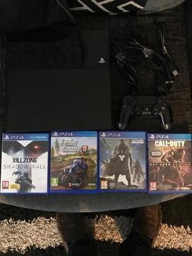 PlayStation 4 + 4 games