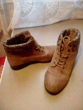 ladies New look boots size 5