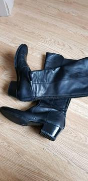 Womens Leather Boots size 6