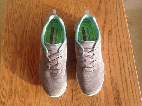 SKETCHERS TRAINERS, LADIES SIZE UK 5 Grey/Green with White sole