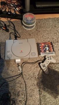 SONY PS1 CONSOLE ,ALL LEADS, CONTROLLER & TOMB RAIDER GAME