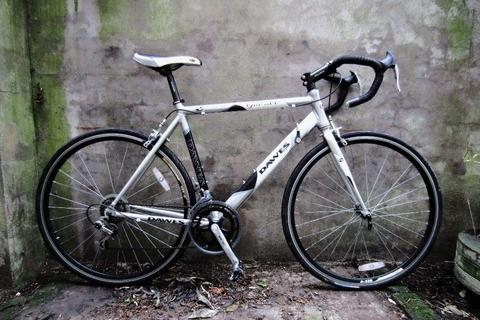 DAWES GIRO 200. 21 inch, 54 cm. Racer racing road bike, 14 speed, aluminium frame