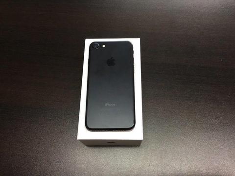 Iphone 7 128gb Unlocked very good condition with warranty and accessories