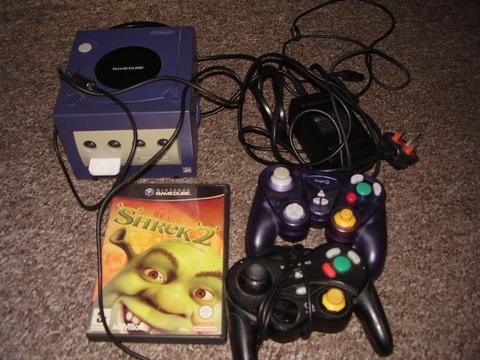 NINTENDO GAME CUBE WITH SHREK GAME WITH ONE CONTROLLER