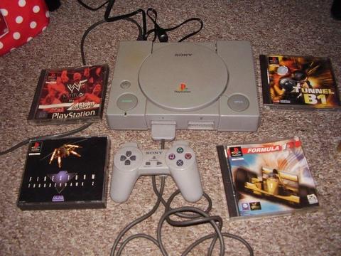 PLAYSTATION 1 WITH GAMES