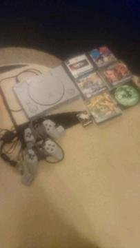 PS1 CONSOLE + 7 GAMES