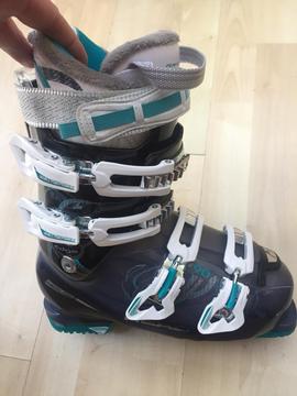 Head Adapt Egde 90 women’s ski boots size 7 (25.5) new