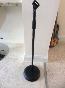 Microphone stand