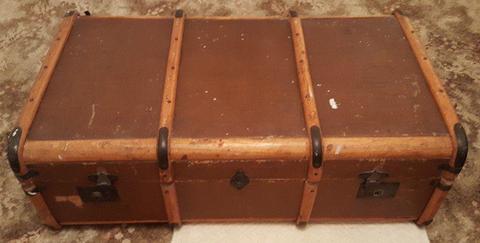 Antique Bentwood Steamer Trunk – Genuine in need of a little TLC