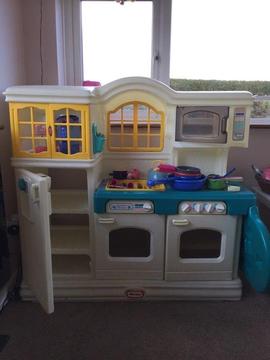 Little Tykes Children's Kitchen/play kitchen