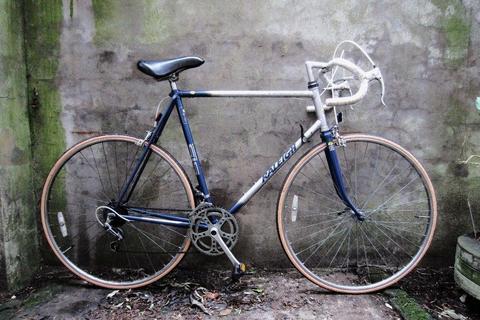 RALEIGH MERCURY. 23.5 Inch, 59 cm. Vintage racer racing road bike, 12 speed