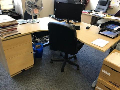 Office desks x 4 size 160 x 160 cm £99.00 pound each or ONO