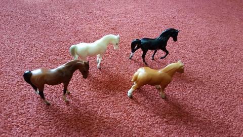Breyer stablemate horses