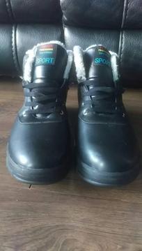 Mens size 11 winter boots faux fur lined