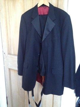 Quality Fellini fine Wool mix Dinner Suit with stunning lining and braces 42 L jacket, 36 L waist