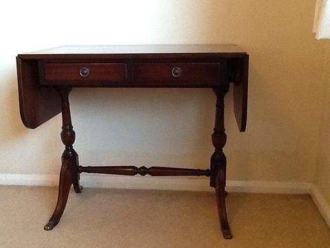 Console table. Size 33
