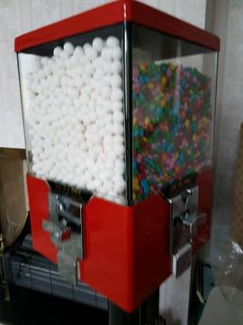 20 pence vending sweet machine