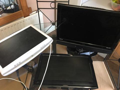 3 x LCD TV/dvd players spares or repairs