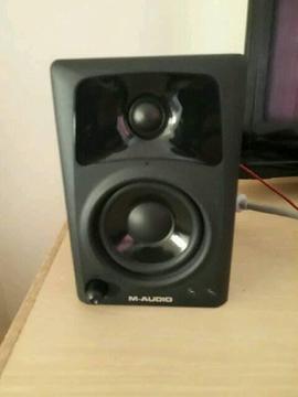 M-Audio AV32 Speakers