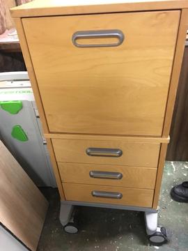 Filling cabinet