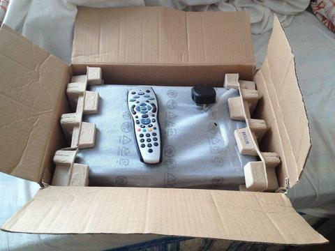 SKY BOX Built in WiFi FULL HD 3D, FULLY WORKING GOOD CONDITION, WITH GENUINE REMOTE & POWER CABLE