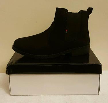 Chelsea flat heel ankle boots