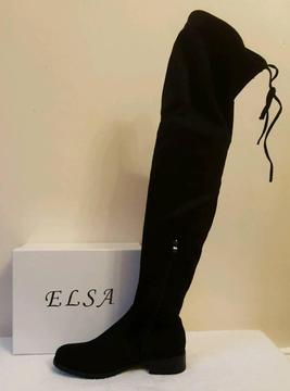 FLAT BLACK KNEE HIGH STRETCHY BOOTS WITH TIE