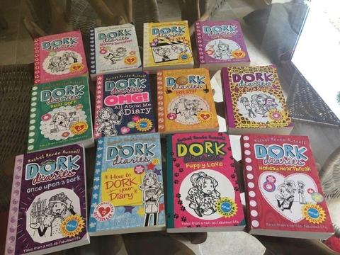 12 x Dork Diaries books by Rachel Renee Russell RRP 83,88 when new