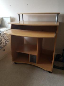 Computer desk in excellent condition - need gone today £20 or close offer