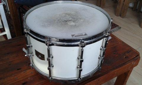Tama vintage Artwood Maple snare drum 14 x 9 in white