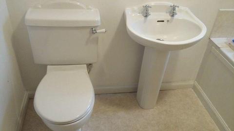 Cloakroom Suite, Toilet & handbasin