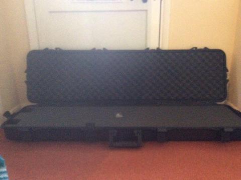 Portable gun case never been used. Would suit someone interested in the military
