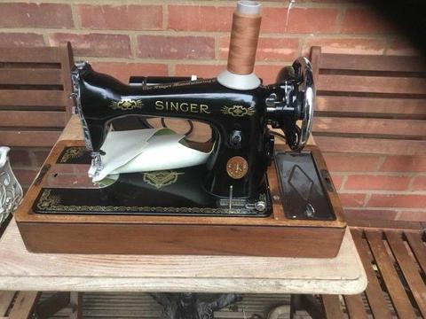 Singer Heavy duty upholstery sewing machine